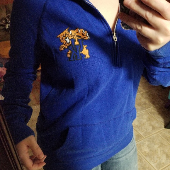 VS Collegiate Quarter Zip Pullover UofK - Picture 3 of 8